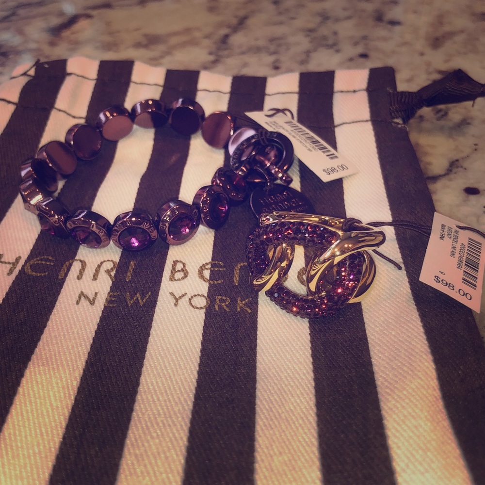 Beautiful Henri Bendel Ring-Pave Twisted Link Ring